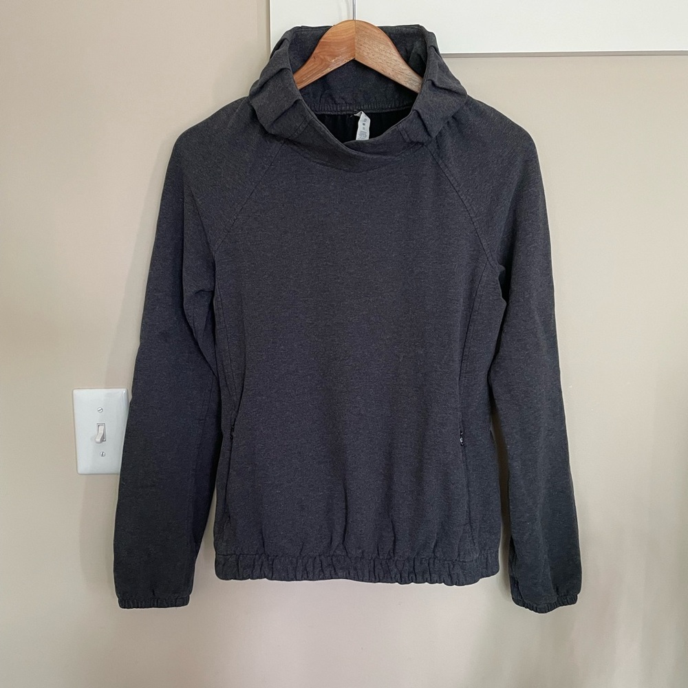 LIKE NEW {Lululemon Athletica} Sweatshirt. Size 4.
